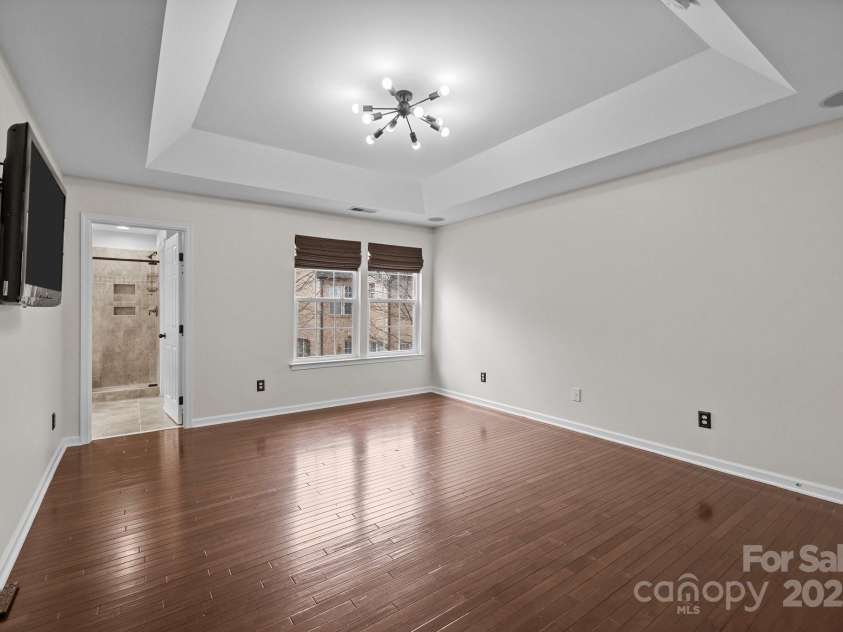 225 Lincoln Street, Charlotte, NC 28203.  MLS# CAR4232927, YatesRealty ID 2032. 