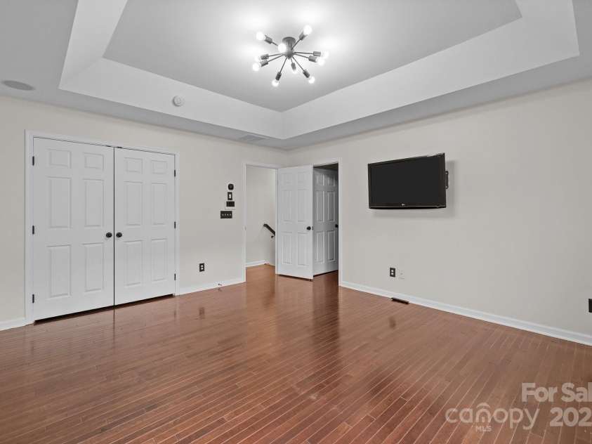 225 Lincoln Street, Charlotte, NC 28203.  MLS# CAR4232927, YatesRealty ID 2032. 
