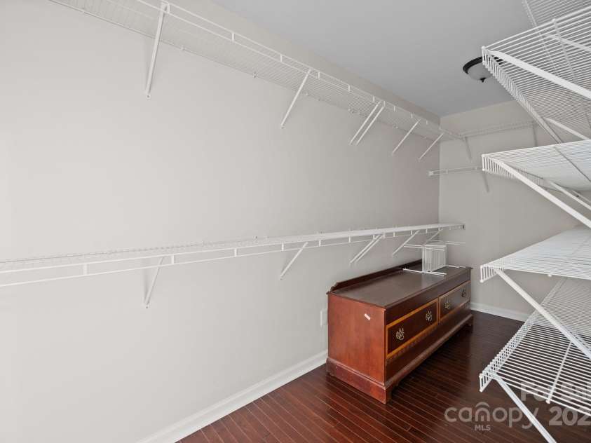 225 Lincoln Street, Charlotte, NC 28203.  MLS# CAR4232927, YatesRealty ID 2032. 
