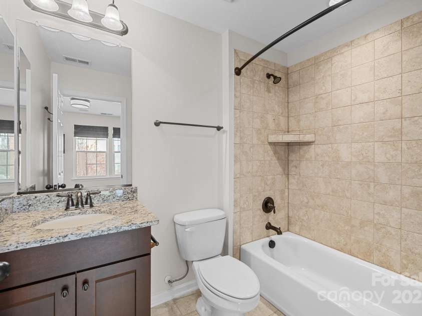 225 Lincoln Street, Charlotte, NC 28203.  MLS# CAR4232927, YatesRealty ID 2032. 