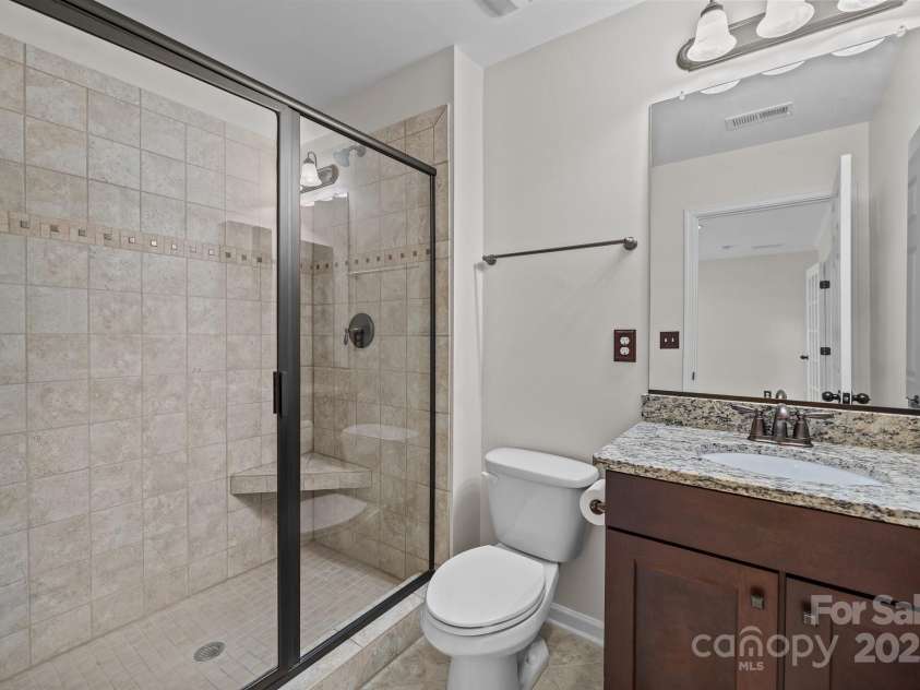 225 Lincoln Street, Charlotte, NC 28203.  MLS# CAR4232927, YatesRealty ID 2032. 