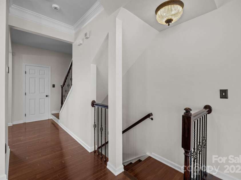 225 Lincoln Street, Charlotte, NC 28203.  MLS# CAR4232927, YatesRealty ID 2032. 