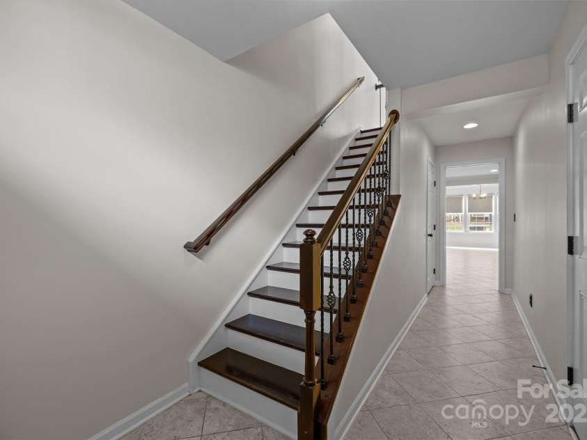 225 Lincoln Street, Charlotte, NC 28203.  MLS# CAR4232927, YatesRealty ID 2032. 