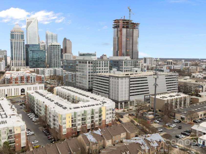 225 Lincoln Street, Charlotte, NC 28203.  MLS# CAR4232927, YatesRealty ID 2032. 