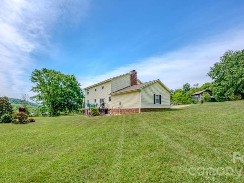 10 Arrow Place, Asheville, NC 28805.  MLS# CAR4374864, YatesRealty ID 20320. 