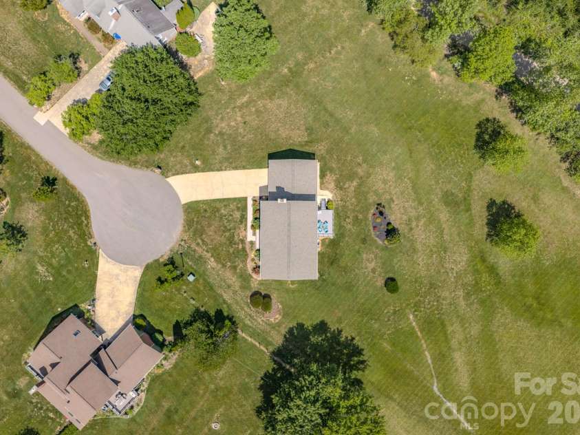 10 Arrow Place, Asheville, NC 28805.  MLS# CAR4374864, YatesRealty ID 20320. 