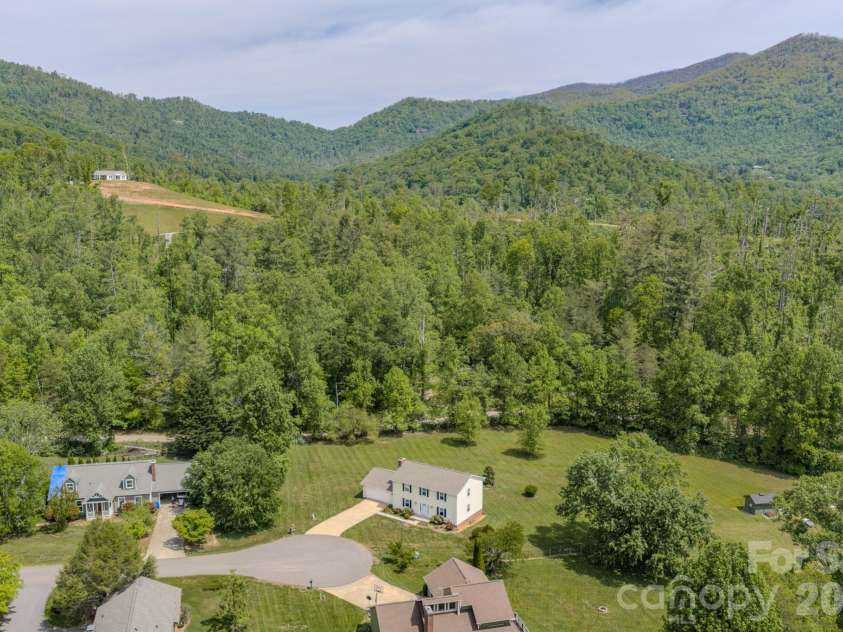 10 Arrow Place, Asheville, NC 28805.  MLS# CAR4374864, YatesRealty ID 20320. 