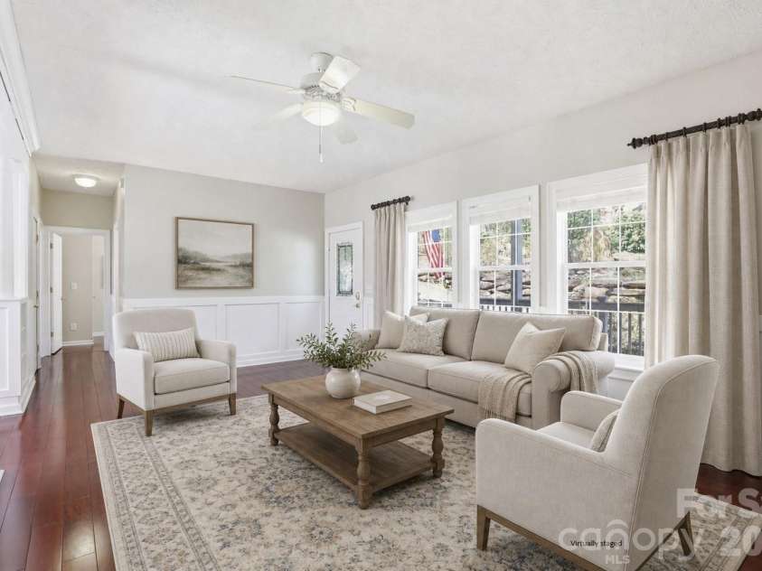 10 Eagle Drive, Hendersonville, NC 28792.  MLS# CAR4365502, YatesRealty ID 20321. 