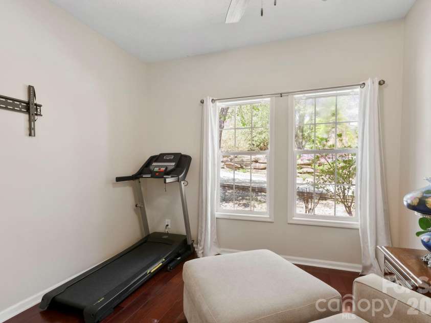10 Eagle Drive, Hendersonville, NC 28792.  MLS# CAR4365502, YatesRealty ID 20321. Bedroom #3