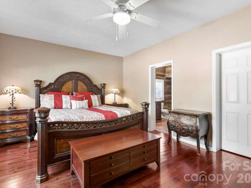 10 Eagle Drive, Hendersonville, NC 28792.  MLS# CAR4365502, YatesRealty ID 20321. Primary bedroom