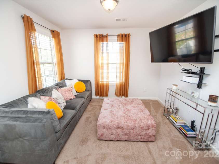 660 Highgarden Lane, Boiling Springs, SC 29316.  MLS# CAR4270781, YatesRealty ID 20321. 