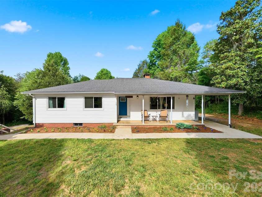 1108 Delwood Drive, Lenoir, NC 28645.  MLS# CAR4377614, YatesRealty ID 20322. 