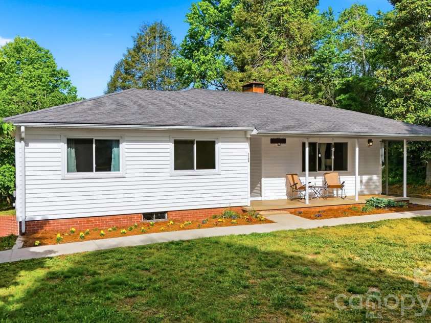 1108 Delwood Drive, Lenoir, NC 28645.  MLS# CAR4377614, YatesRealty ID 20322. 