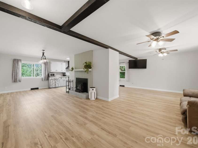 1108 Delwood Drive, Lenoir, NC 28645.  MLS# CAR4377614, YatesRealty ID 20322. 