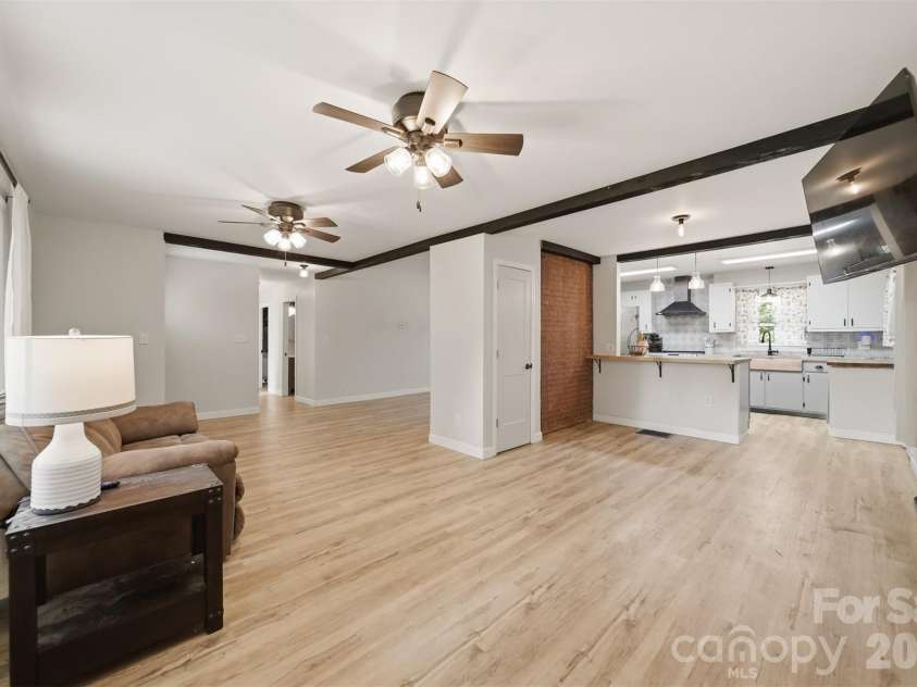 1108 Delwood Drive, Lenoir, NC 28645.  MLS# CAR4377614, YatesRealty ID 20322. 