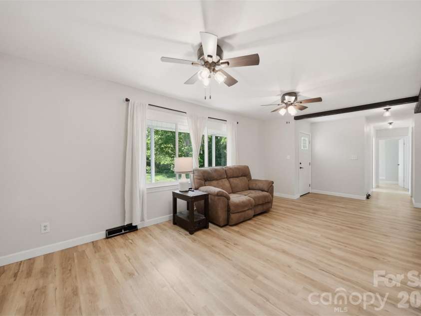 1108 Delwood Drive, Lenoir, NC 28645.  MLS# CAR4377614, YatesRealty ID 20322. 