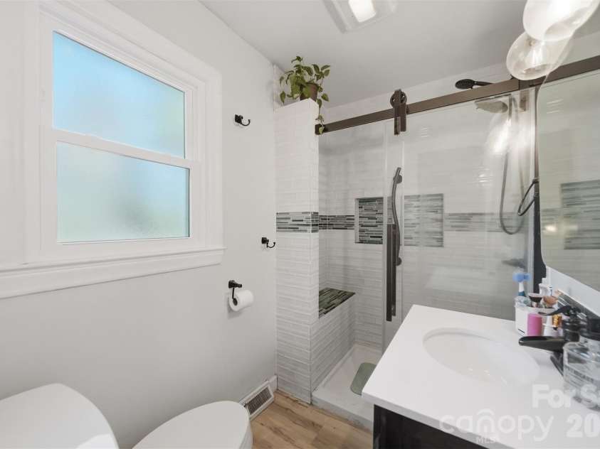 1108 Delwood Drive, Lenoir, NC 28645.  MLS# CAR4377614, YatesRealty ID 20322. 
