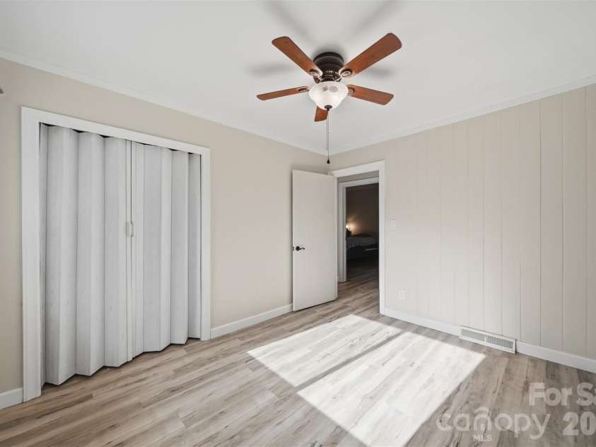 1108 Delwood Drive, Lenoir, NC 28645.  MLS# CAR4377614, YatesRealty ID 20322. 