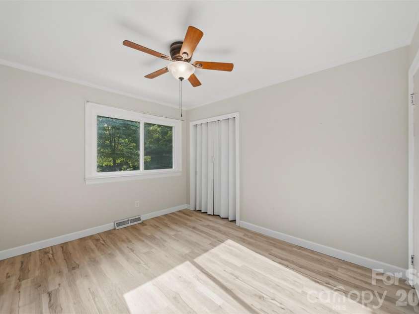 1108 Delwood Drive, Lenoir, NC 28645.  MLS# CAR4377614, YatesRealty ID 20322. 