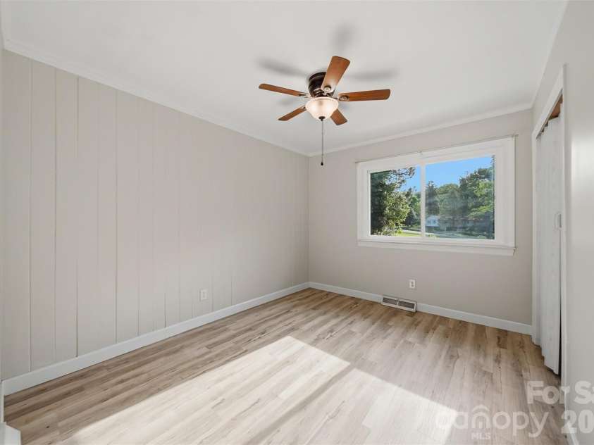 1108 Delwood Drive, Lenoir, NC 28645.  MLS# CAR4377614, YatesRealty ID 20322. 