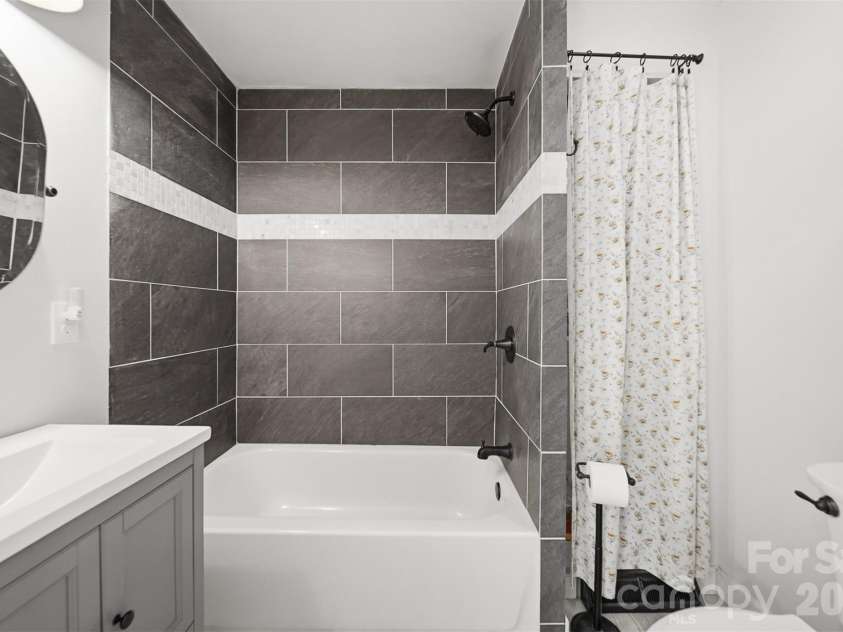1108 Delwood Drive, Lenoir, NC 28645.  MLS# CAR4377614, YatesRealty ID 20322. 