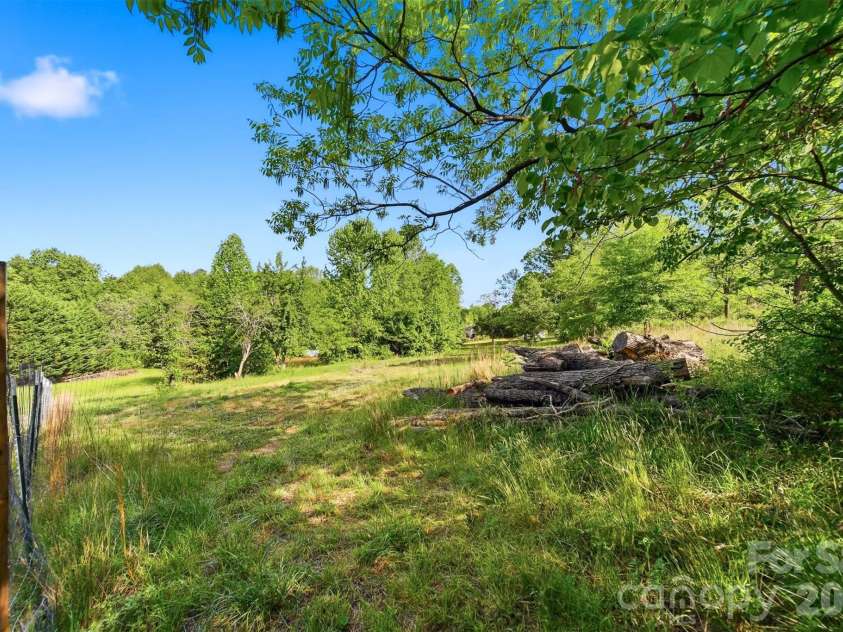 1108 Delwood Drive, Lenoir, NC 28645.  MLS# CAR4377614, YatesRealty ID 20322. 