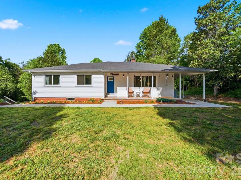 1108 Delwood Drive, Lenoir, NC 28645.  MLS# CAR4377614, YatesRealty ID 20322. 