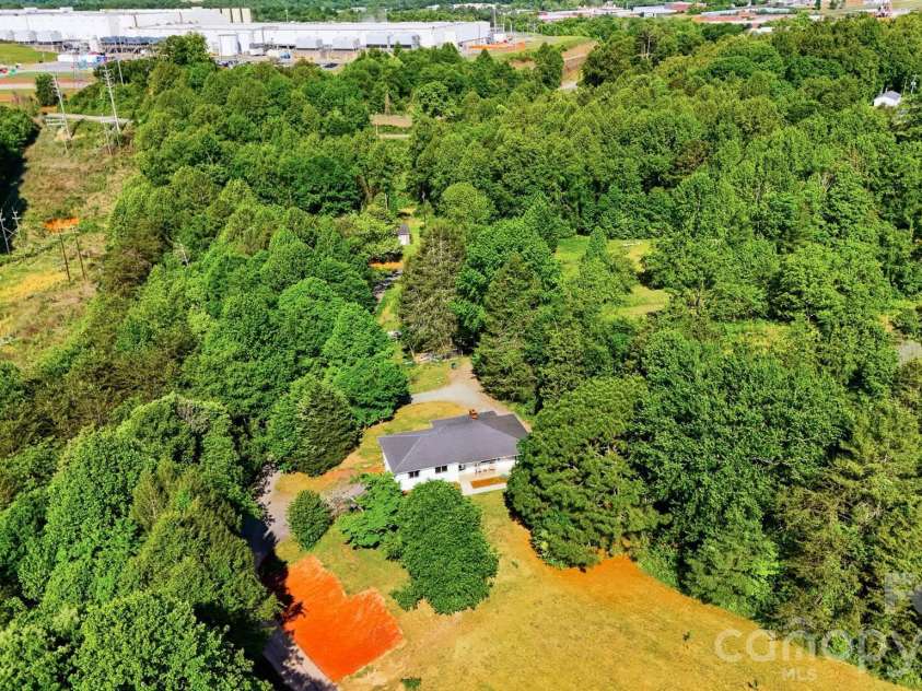 1108 Delwood Drive, Lenoir, NC 28645.  MLS# CAR4377614, YatesRealty ID 20322. 