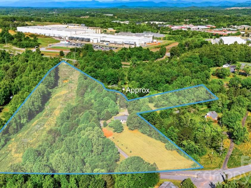 1108 Delwood Drive, Lenoir, NC 28645.  MLS# CAR4377614, YatesRealty ID 20322. 