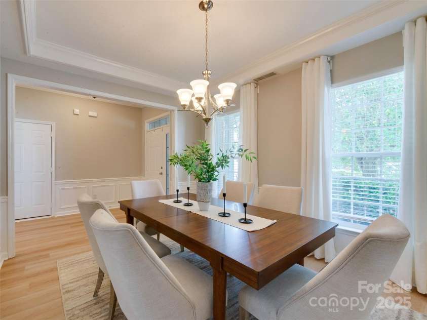 9607 Kestral Ridge Drive, Charlotte, NC 28269.  MLS# CAR4237682, YatesRealty ID 20323. 