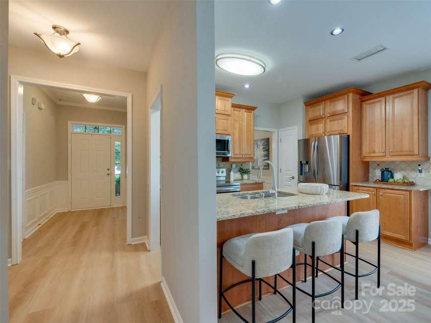 9607 Kestral Ridge Drive, Charlotte, NC 28269.  MLS# CAR4237682, YatesRealty ID 20323. 
