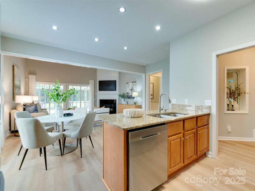 9607 Kestral Ridge Drive, Charlotte, NC 28269.  MLS# CAR4237682, YatesRealty ID 20323. 