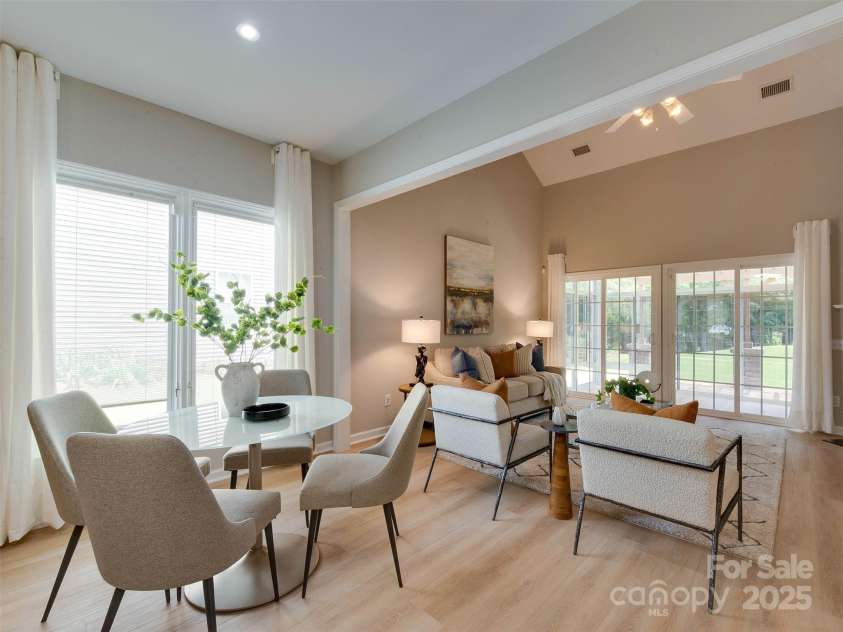 9607 Kestral Ridge Drive, Charlotte, NC 28269.  MLS# CAR4237682, YatesRealty ID 20323. 