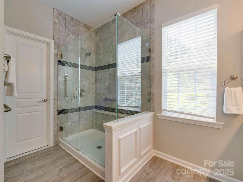 9607 Kestral Ridge Drive, Charlotte, NC 28269.  MLS# CAR4237682, YatesRealty ID 20323. 