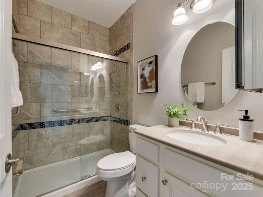 9607 Kestral Ridge Drive, Charlotte, NC 28269.  MLS# CAR4237682, YatesRealty ID 20323. 