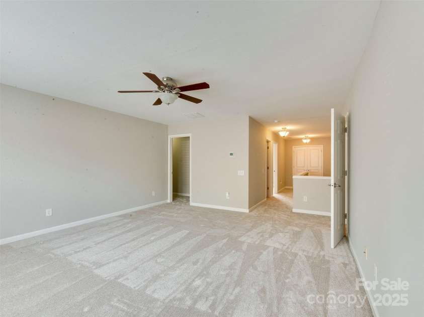 9607 Kestral Ridge Drive, Charlotte, NC 28269.  MLS# CAR4237682, YatesRealty ID 20323. 
