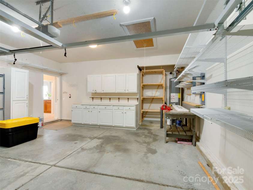 9607 Kestral Ridge Drive, Charlotte, NC 28269.  MLS# CAR4237682, YatesRealty ID 20323. 
