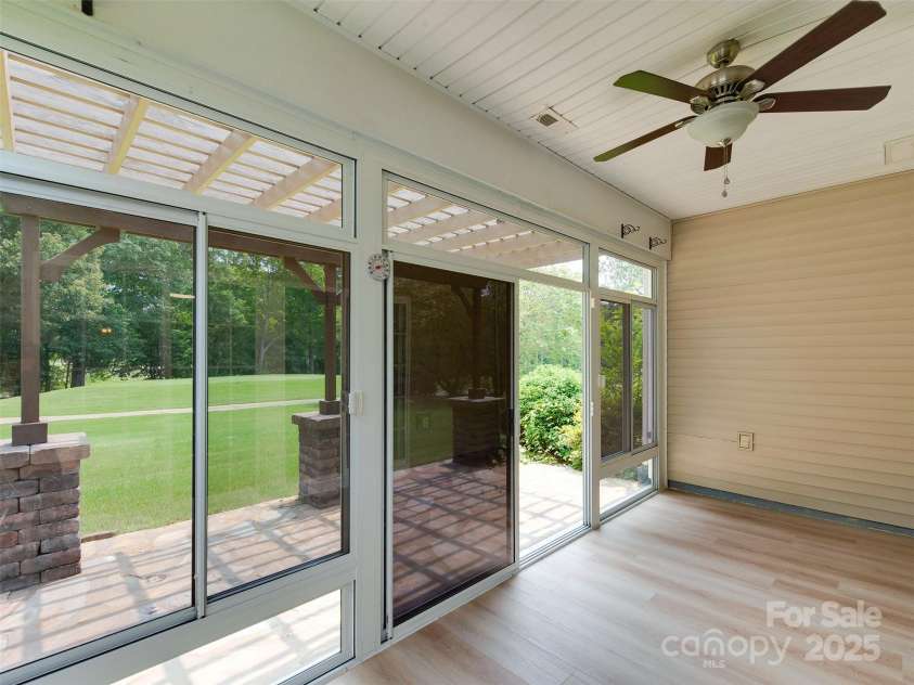 9607 Kestral Ridge Drive, Charlotte, NC 28269.  MLS# CAR4237682, YatesRealty ID 20323. 