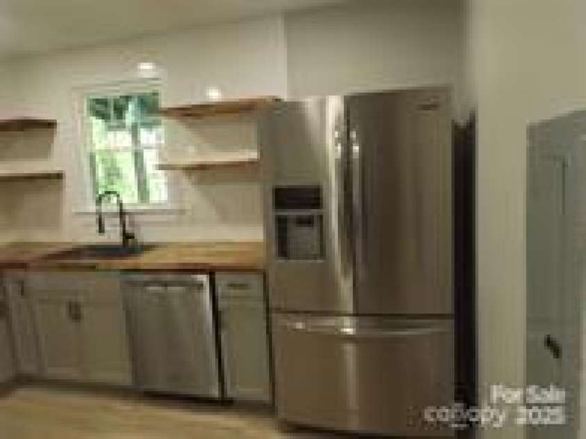 418 Bradley Street, Maggie Valley, NC 28751.  MLS# CAR4263701, YatesRealty ID 20325. 