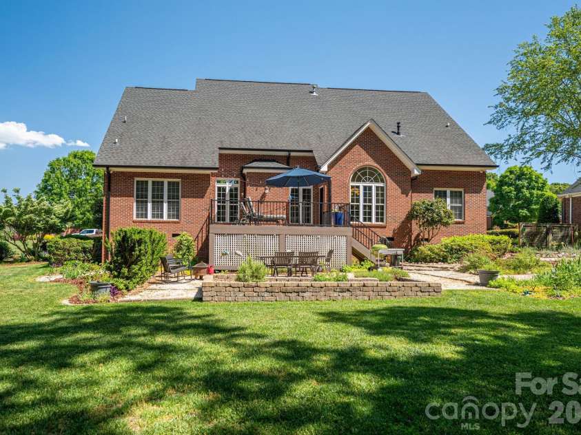 5029 Graystone Estates Drive, Belmont, NC 28012.  MLS# CAR4374658, YatesRealty ID 20325. 