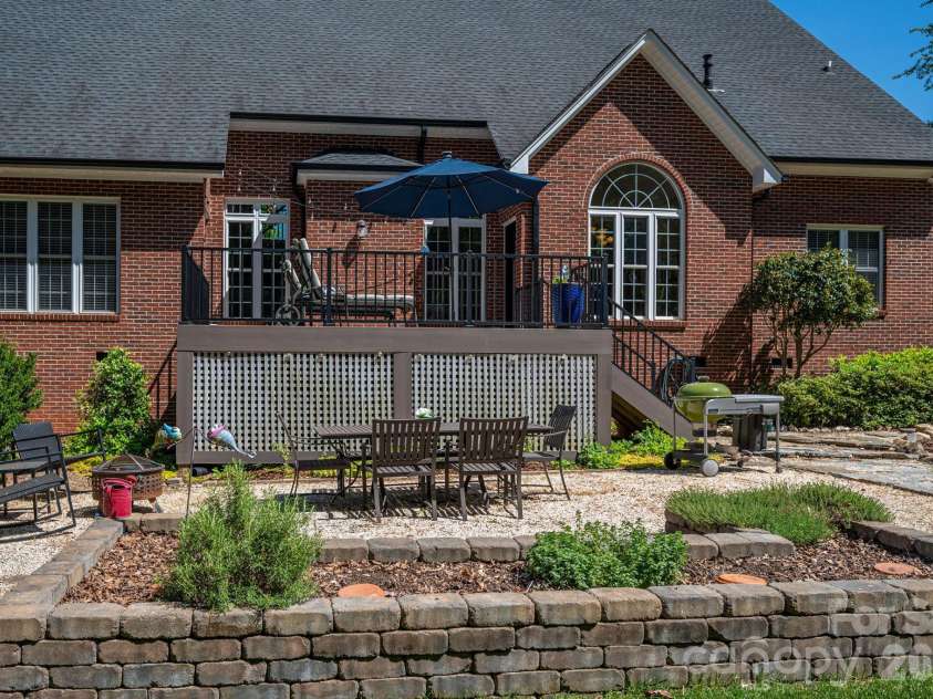 5029 Graystone Estates Drive, Belmont, NC 28012.  MLS# CAR4374658, YatesRealty ID 20325. 