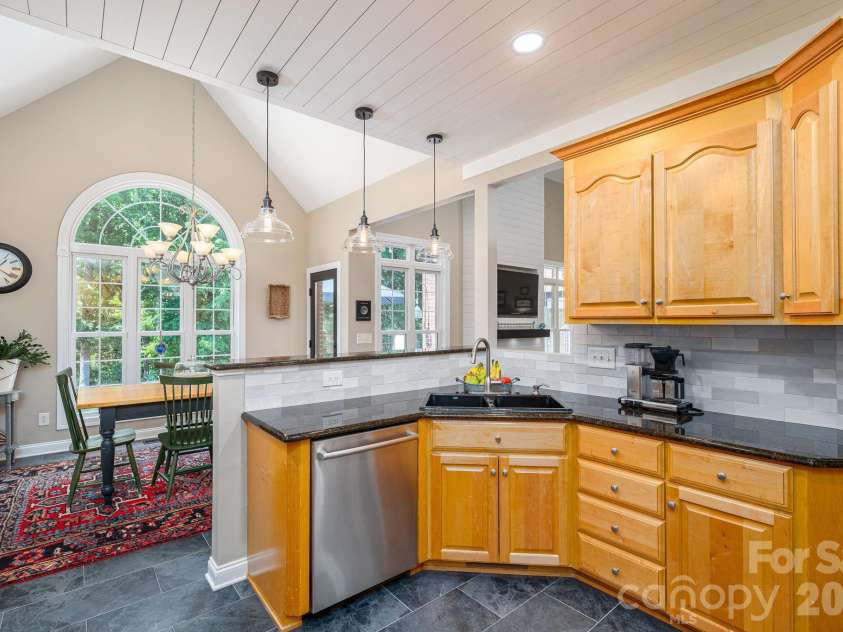 5029 Graystone Estates Drive, Belmont, NC 28012.  MLS# CAR4374658, YatesRealty ID 20325. 