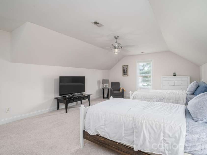 5029 Graystone Estates Drive, Belmont, NC 28012.  MLS# CAR4374658, YatesRealty ID 20325. 