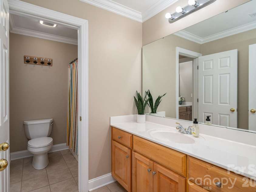 5029 Graystone Estates Drive, Belmont, NC 28012.  MLS# CAR4374658, YatesRealty ID 20325. 