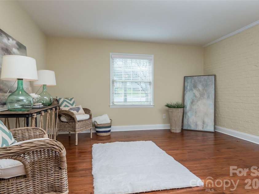 4911 Park Road, Charlotte, NC 28209.  MLS# CAR4340027, YatesRealty ID 20326. 