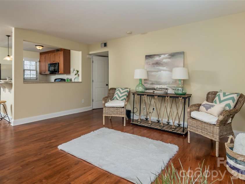 4911 Park Road, Charlotte, NC 28209.  MLS# CAR4340027, YatesRealty ID 20326. 