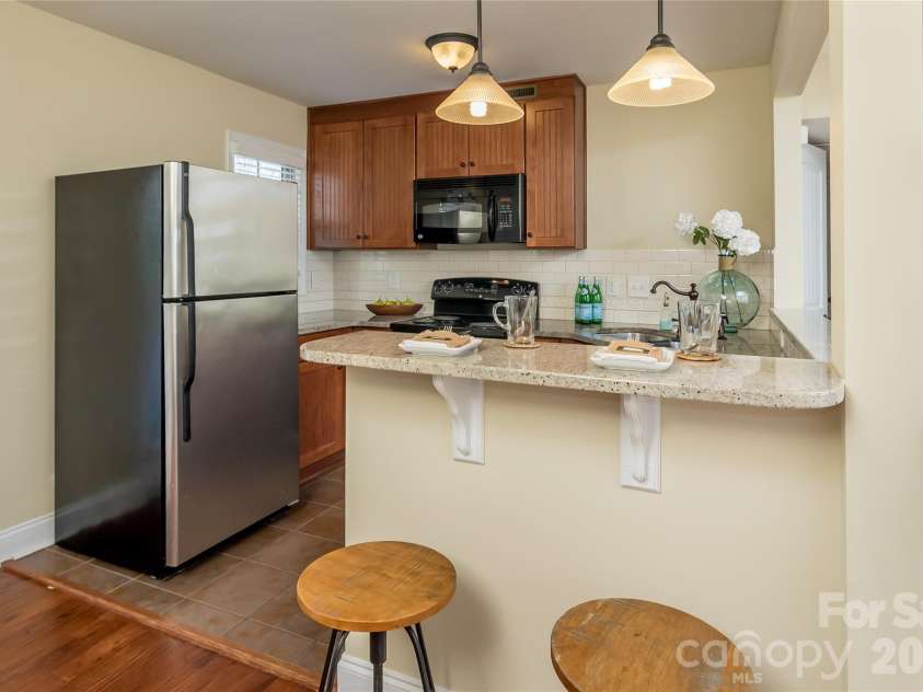4911 Park Road, Charlotte, NC 28209.  MLS# CAR4340027, YatesRealty ID 20326. 