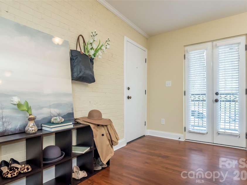 4911 Park Road, Charlotte, NC 28209.  MLS# CAR4340027, YatesRealty ID 20326. 