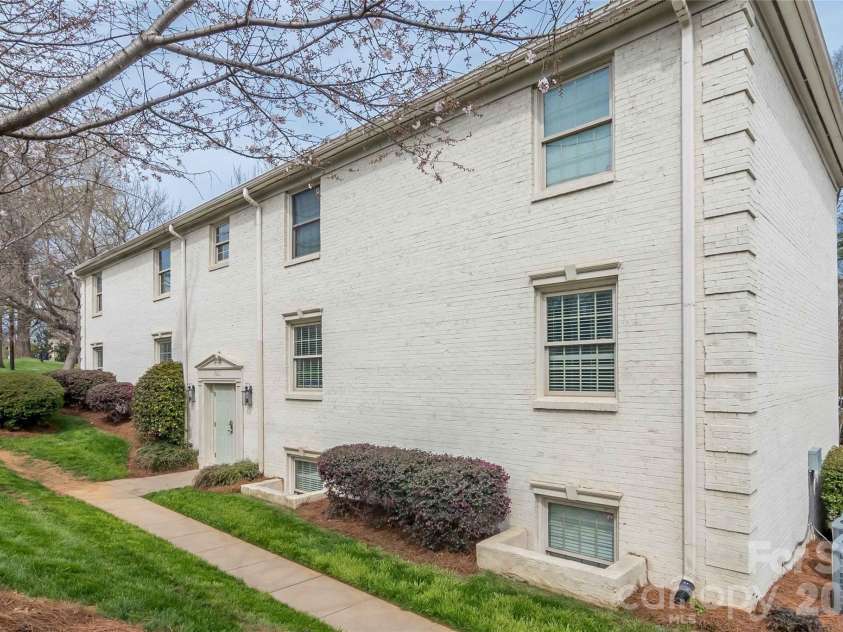 4911 Park Road, Charlotte, NC 28209.  MLS# CAR4340027, YatesRealty ID 20326. 