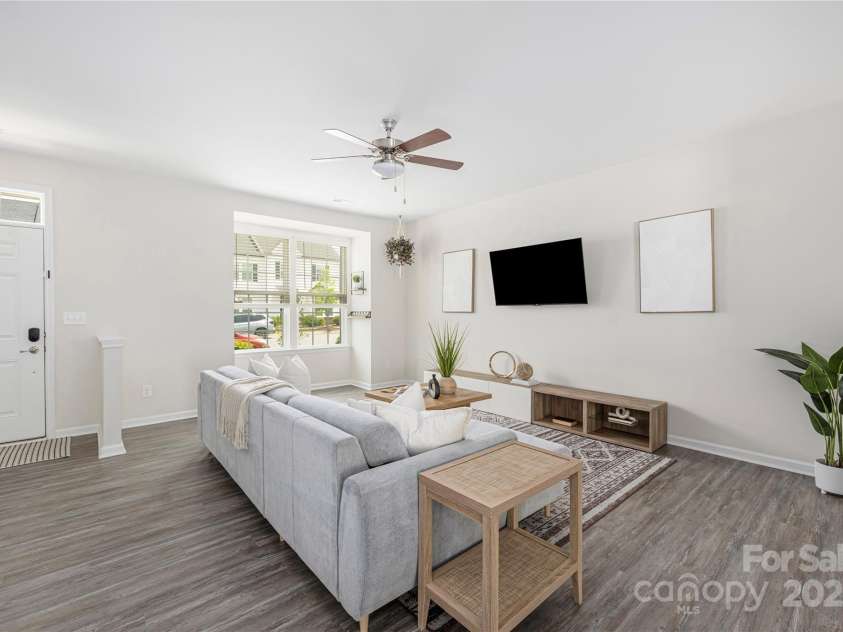 5008 Patton Drive, Gastonia, NC 28056.  MLS# CAR4283242, YatesRealty ID 20326. Step into this beautiful open floor plan